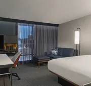 Courtyard by Marriott Hamilton hotel detail image 5
