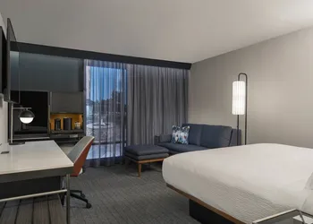 Courtyard by Marriott Hamilton hotel thumbnail 5