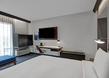 Courtyard by Marriott Hamilton hotel thumbnail 6