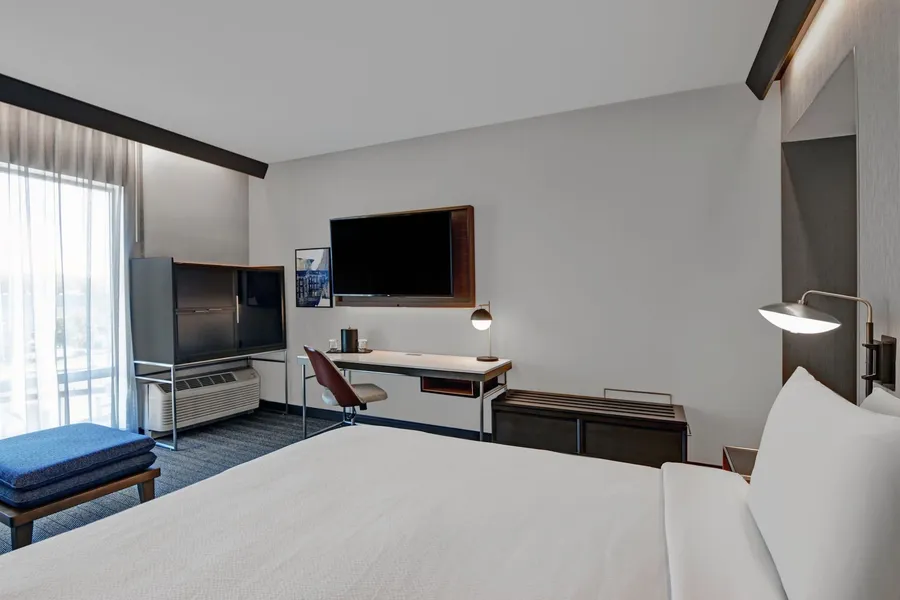 Courtyard by Marriott Hamilton hotel detail image 6
