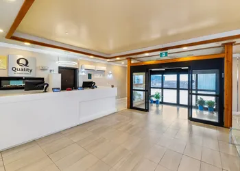 Quality Inn Sunshine Suites hotel thumbnail 3
