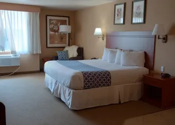 Wingate by Wyndham Mount Vernon hotel thumbnail 4