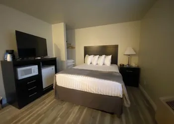 HWY 50 Inn hotel thumbnail 5