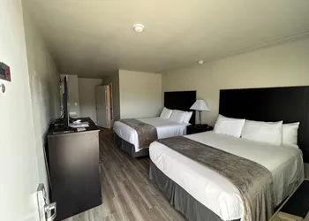 HWY 50 Inn hotel thumbnail 6