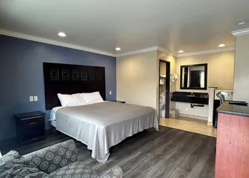 Hyland Motel hotel thumbnail 6