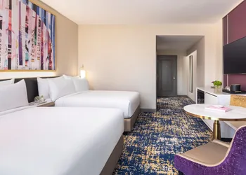 Las Vegas Hilton at Resorts World hotel thumbnail 6