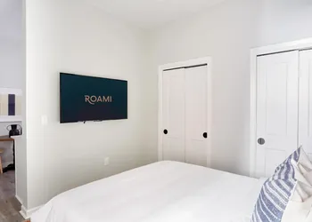 Roami at Canal Quarters hotel thumbnail 8