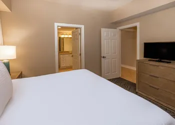 Escapes! To The Shores Orange Beach, a Ramada by Wyndham hotel thumbnail 7
