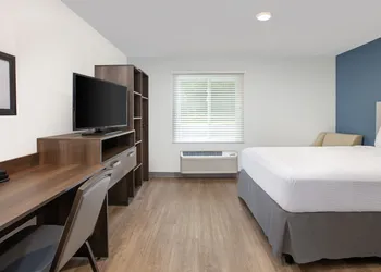 WoodSpring Suites Charlotte - University Research Park hotel thumbnail 3