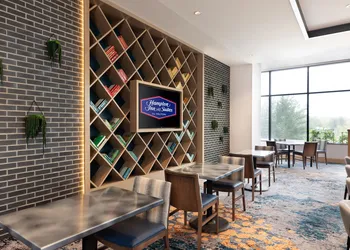 Hampton Inn & Suites Watertown Boston hotel thumbnail 4