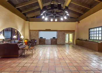 Days Inn by Wyndham Uvalde hotel thumbnail 2