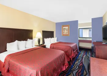 Days Inn by Wyndham Uvalde hotel thumbnail 3