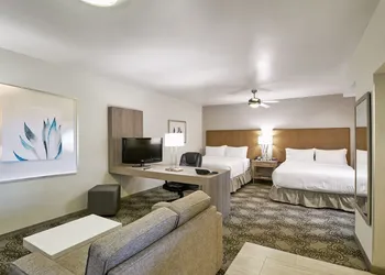 Holiday Inn & Suites Chihuahua Expo hotel thumbnail 7