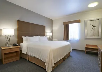 Holiday Inn & Suites Chihuahua Expo hotel thumbnail 8