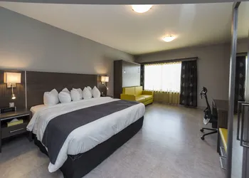 Hôtel & Suites Le Dauphin Drummondville hotel thumbnail 5