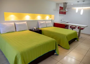 Ramada by Wyndham Acapulco Hotel & Suites hotel thumbnail 5