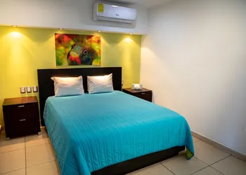 Ramada by Wyndham Acapulco Hotel & Suites hotel thumbnail 6