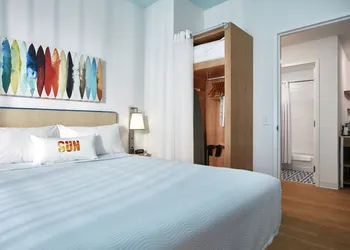 Universal's Endless Summer Resort - Surfside Inn and Suites hotel thumbnail 7