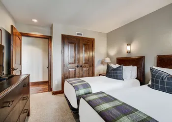 3 BR Ritz-Carlton Residence with Valley Views by RedAwning - Save 20% on 7+ Nights! hotel thumbnail 3