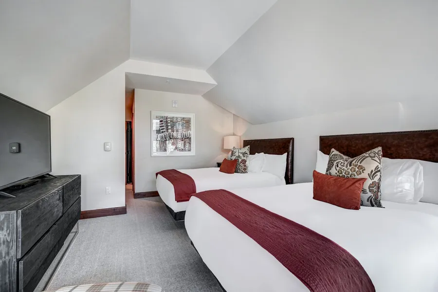3 BR Ritz-Carlton Residence with Valley Views by RedAwning - Save 20% on 7+ Nights! hotel detail image 6