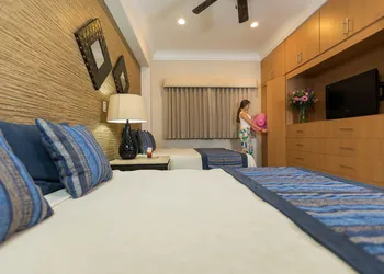 Diamond Bay hotel thumbnail 6