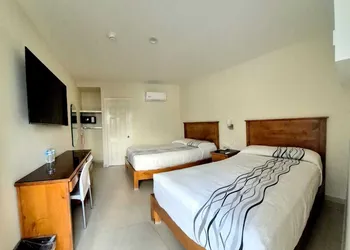 Hotel Baja hotel thumbnail 4