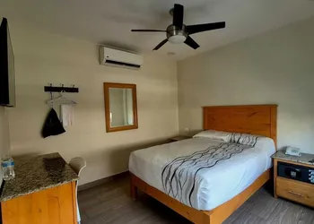 Hotel Baja hotel thumbnail 7