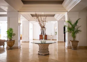 Las Hadas By Brisas hotel thumbnail 2
