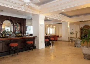 Las Hadas By Brisas hotel thumbnail 3