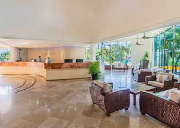 Aquamarina Beach Hotel hotel thumbnail 3