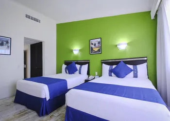 Aquamarina Beach Hotel hotel thumbnail 4