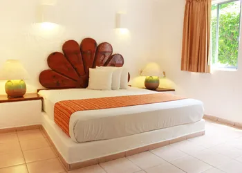 Vista Playa de Oro Manzanillo hotel thumbnail 3