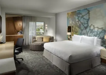 Courtyard by Marriott Queretaro hotel thumbnail 4
