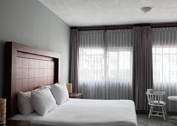 Hotel portal de reyes hotel thumbnail 5