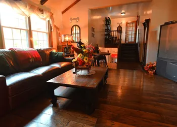 Gregory House Country Inn hotel thumbnail 2