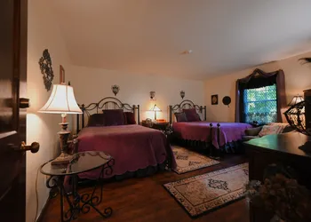 Gregory House Country Inn hotel thumbnail 3