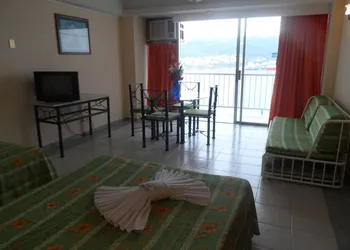 Las Torres Gemelas Acapulco hotel thumbnail 2
