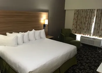 Baymont by Wyndham Medicine Hat hotel thumbnail 4