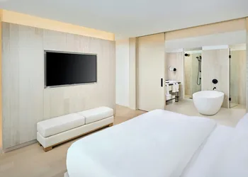 The Pearle Hotel & Spa, Autograph Collection hotel thumbnail 5