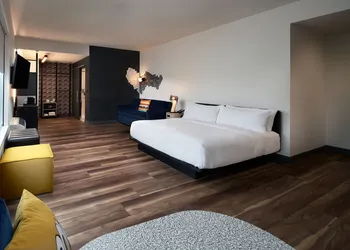 Aloft by Marriott Orlando at SeaWorld hotel thumbnail 7