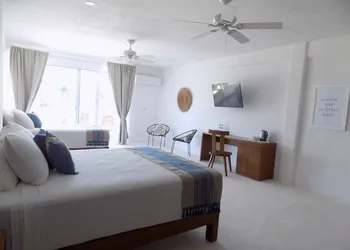 Noah Beach Hotel & Suites hotel thumbnail 7