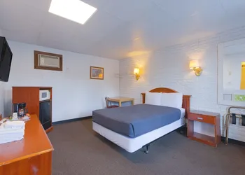 Sonrise Inn Lincoln Hwy By OYO hotel thumbnail 8