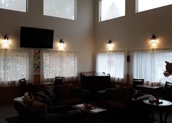 Pleasant Moose Lodge hotel thumbnail 2