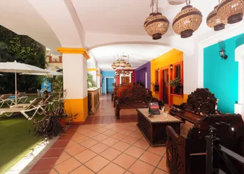 Los Arcos Suites hotel thumbnail 2