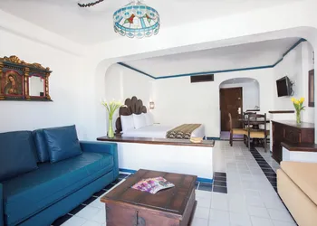 Los Arcos Suites hotel thumbnail 6