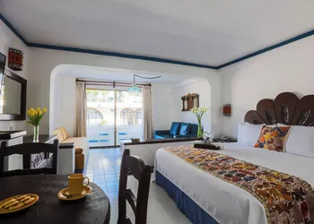 Los Arcos Suites hotel thumbnail 7
