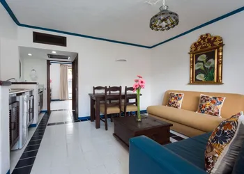 Los Arcos Suites hotel thumbnail 8