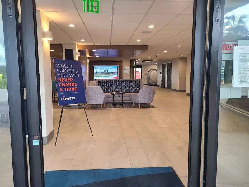 Holiday Inn Express & Suites Ft. Lauderdale N - Exec Airport by IHG hotel detail image 2