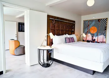 Heights House Hotel - Houston Heights Downtown, an Ascend Collection Hotel hotel thumbnail 4