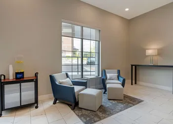 MainStay Suites Cincinnati University - Uptown hotel thumbnail 3